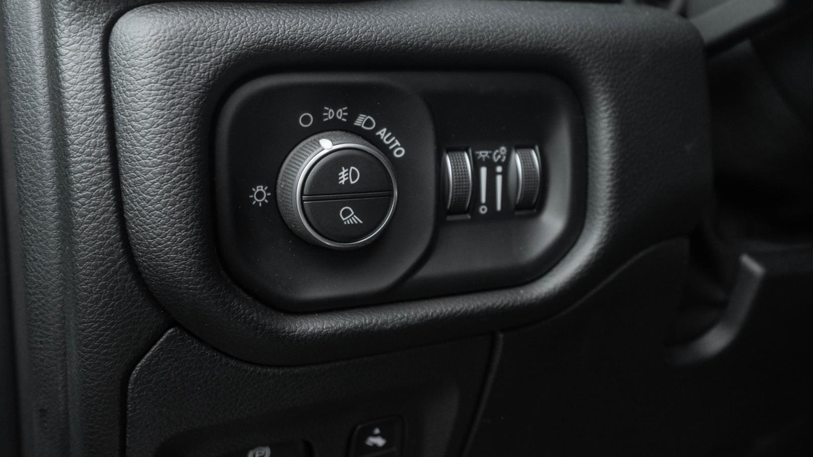 2019 Ram 1500 Laramie photo 14