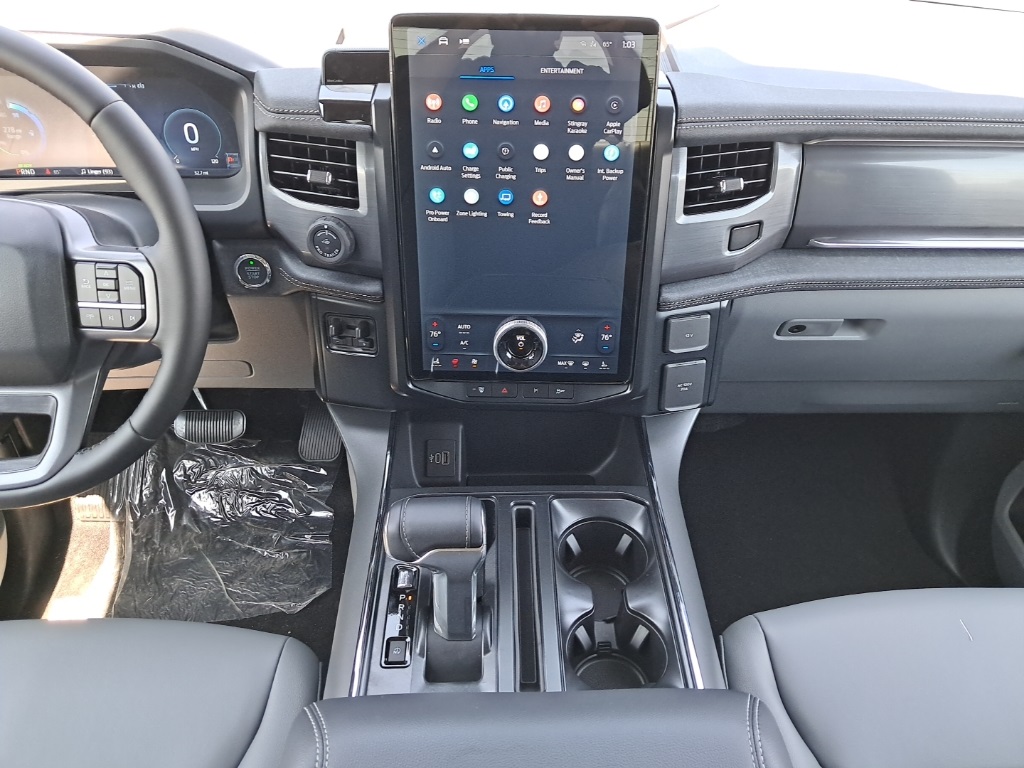 2025 Ford F-150 Lightning photo 16
