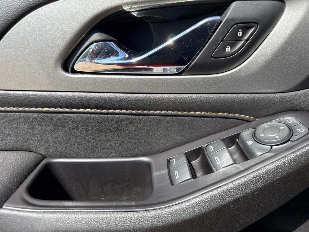 2020 Chevrolet Traverse LS photo 8