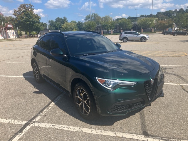 2021 Alfa Romeo Stelvio Ti photo 3