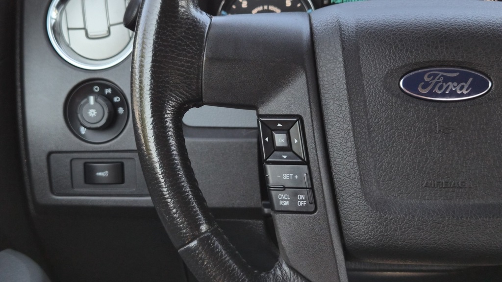 2012 Ford F-150 XLT photo 18