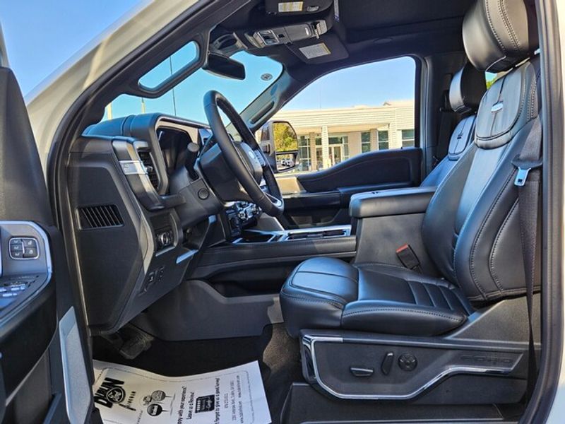 2026 Ford F-250 Platinum photo 4