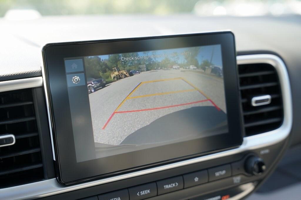 2025 Hyundai Venue SEL photo 25