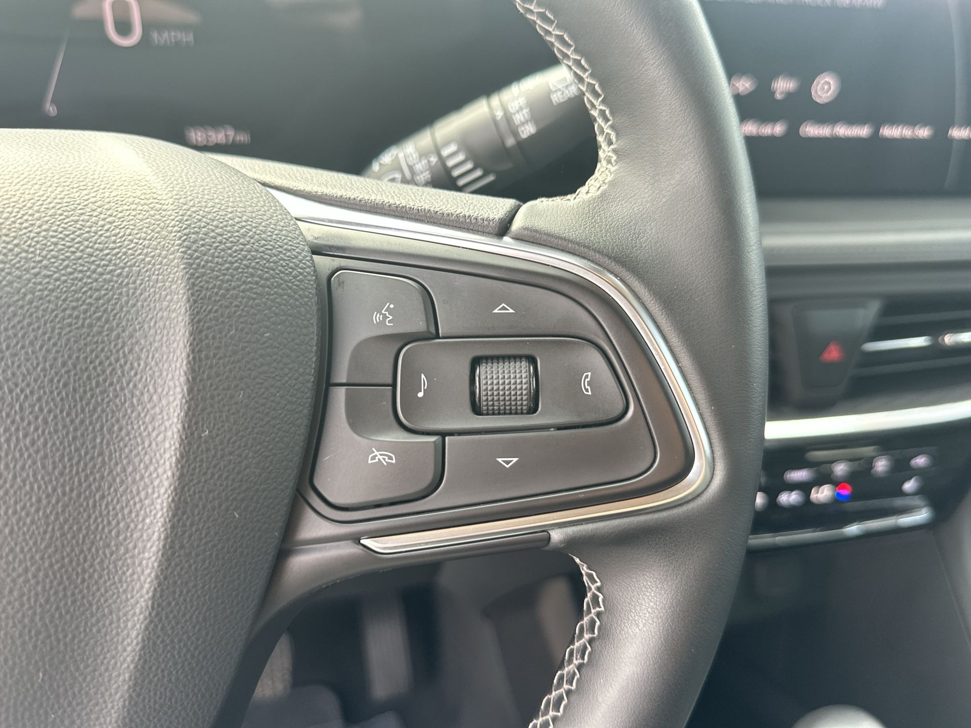 2024 Buick Encore GX Avenir photo 27