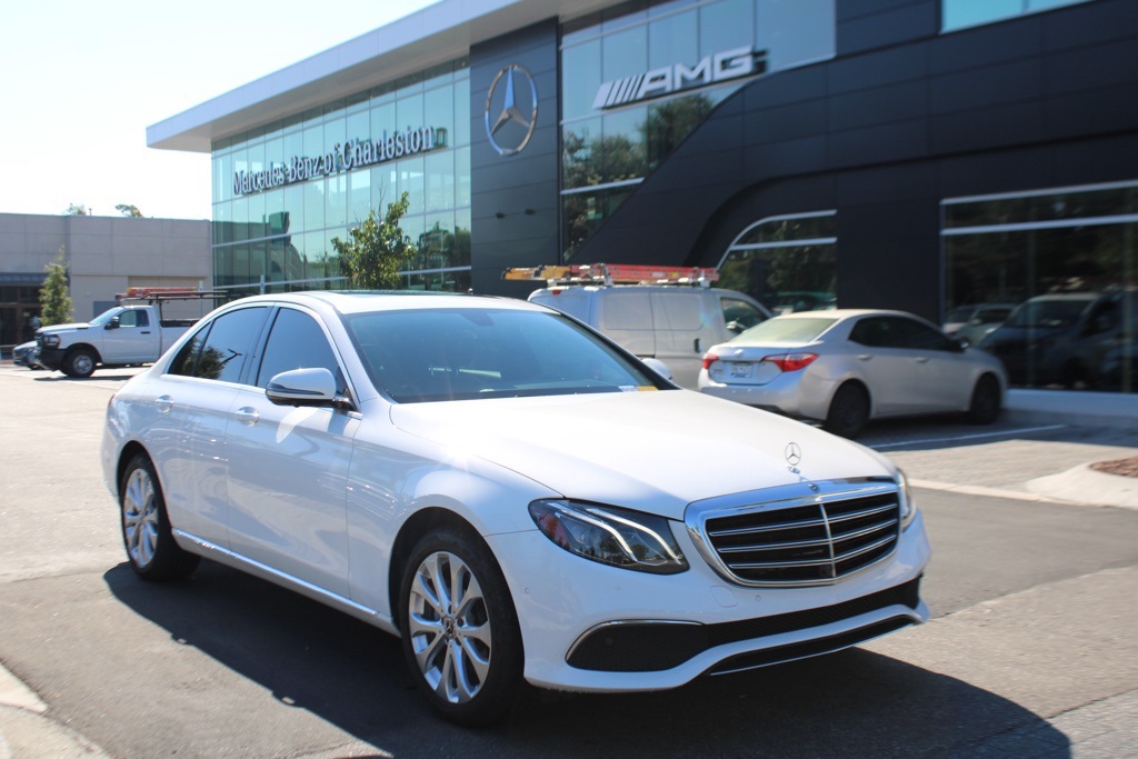 2019 Mercedes Benz E 300 Sedan photo 4