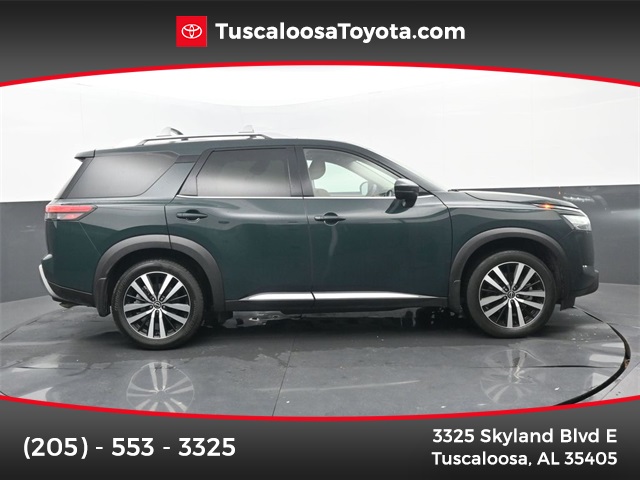 2024 Nissan Pathfinder Platinum's photo