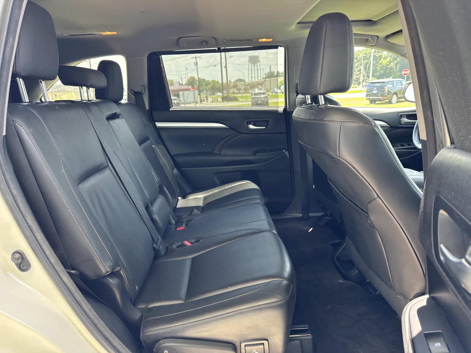 2015 Toyota Highlander XLE photo 32