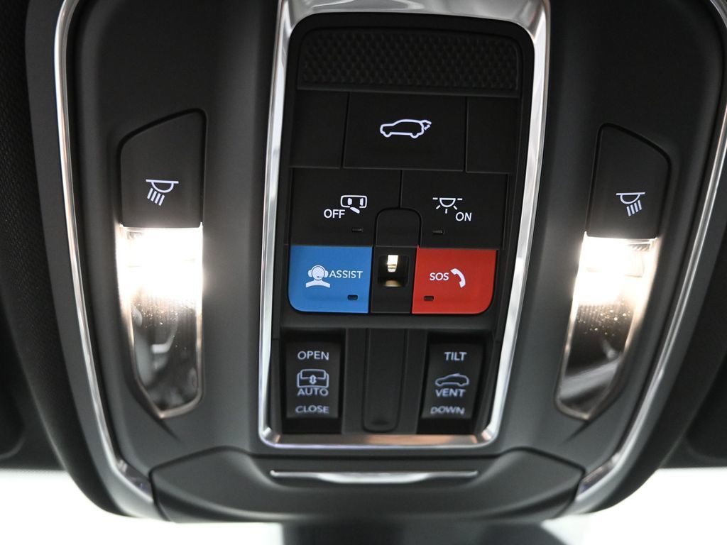2025 Jeep Grand Cherokee Altitude X photo 14