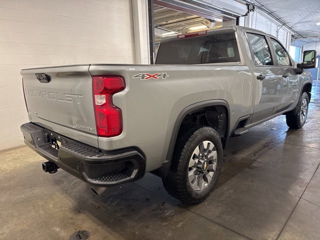 2025 Chevrolet Silverado 2500HD Custom photo 4