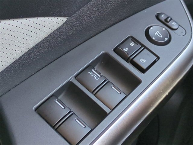 2015 Honda CR-V Touring photo 22