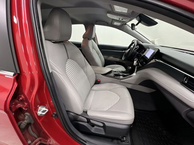 2022 Toyota Camry SE photo 23
