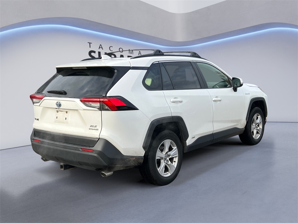 2021 Toyota RAV4 XLE photo 4