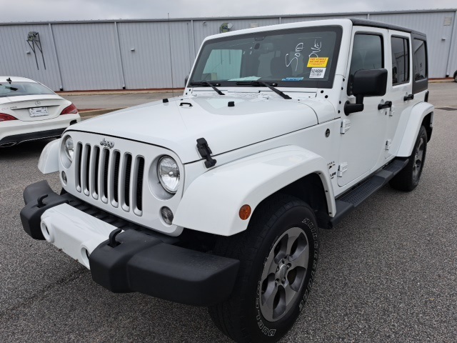 2016 Jeep Wrangler Unlimited Sahara photo 2