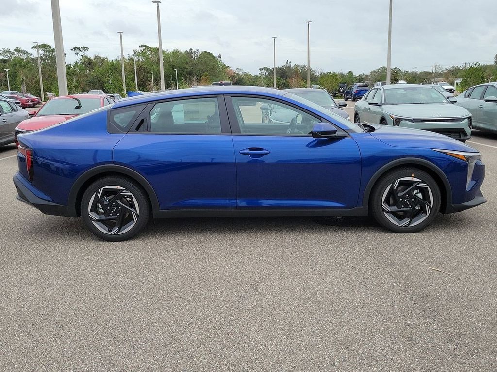2025 Kia K4 EX photo 3