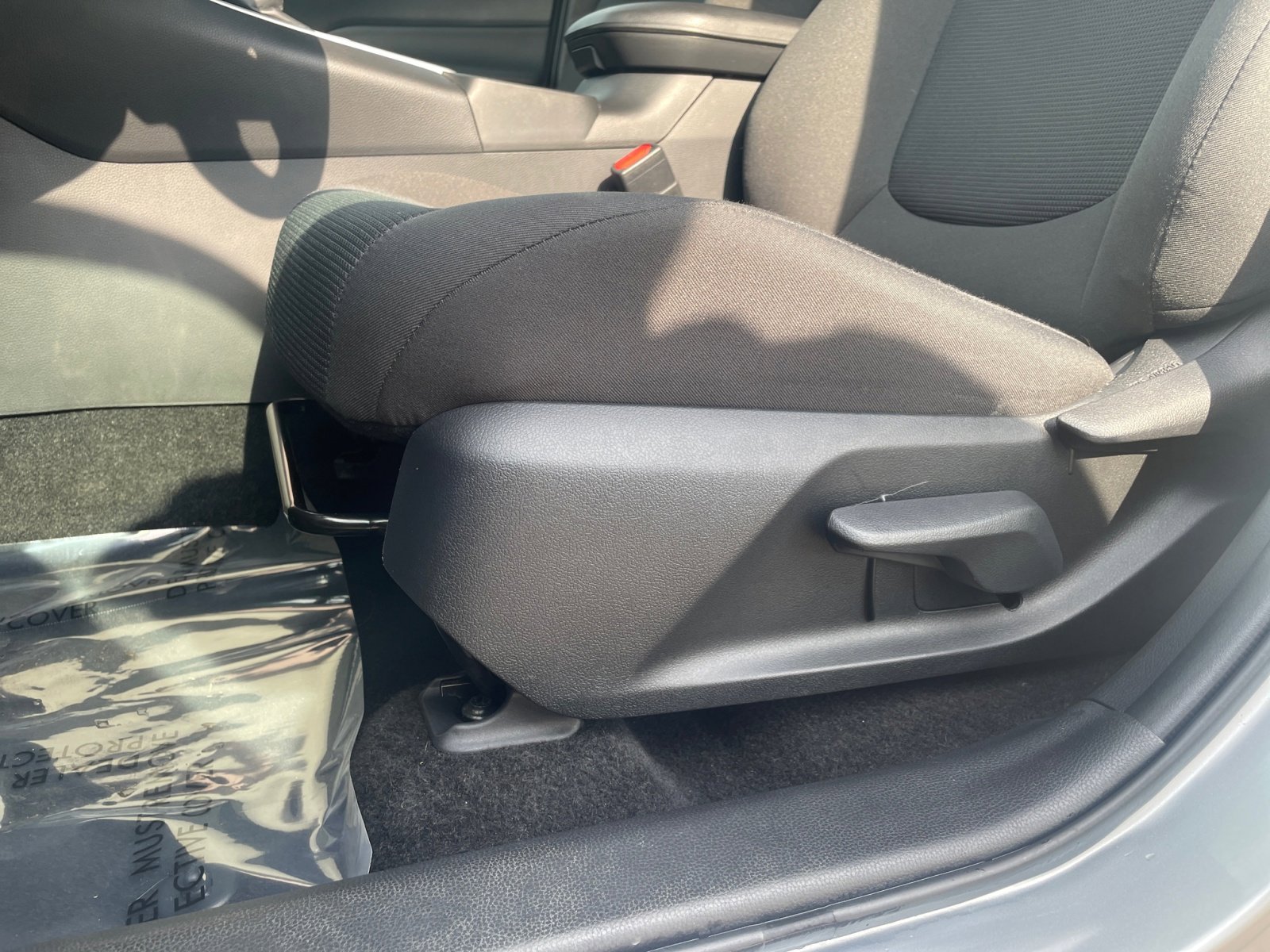 2021 Toyota RAV4 Hybrid LE photo 27
