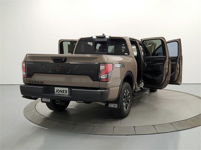 2023 Nissan Titan PRO-4X photo 14