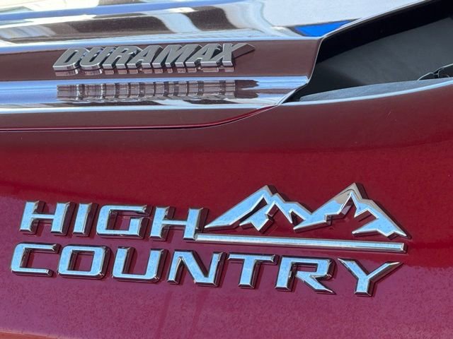 2023 Chevrolet Silverado 1500 High Country photo 4