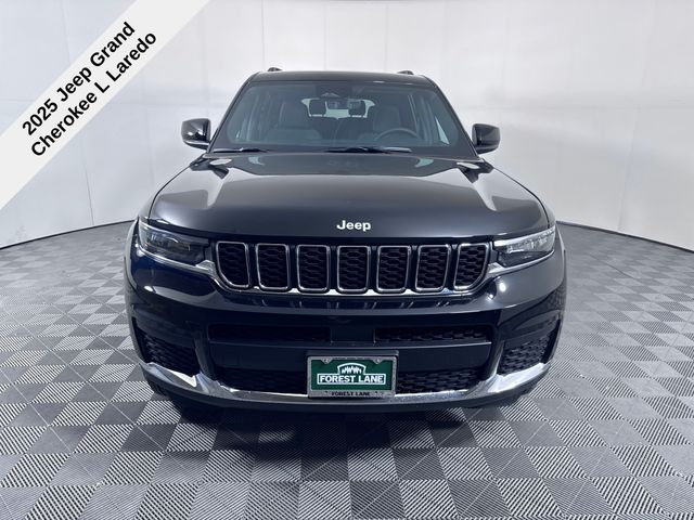 2025 Jeep Grand Cherokee Laredo photo 3