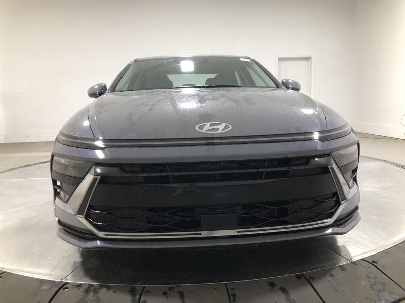 2025 Hyundai Sonata Hybrid SEL photo 2