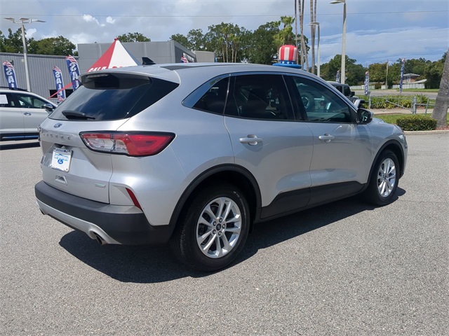 2020 Ford Escape SE photo 3
