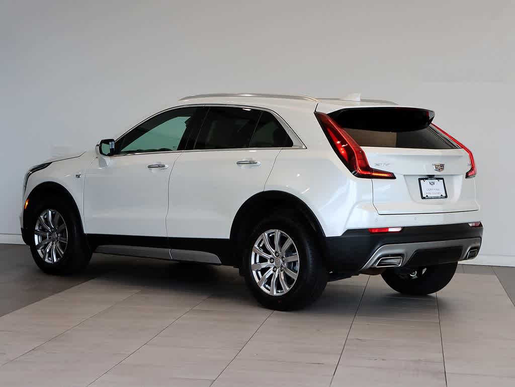 2023 Cadillac XT4 Premium Luxury photo 2