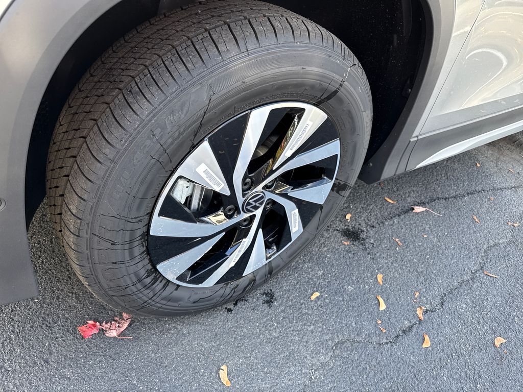 2025 Volkswagen Tiguan S photo 2