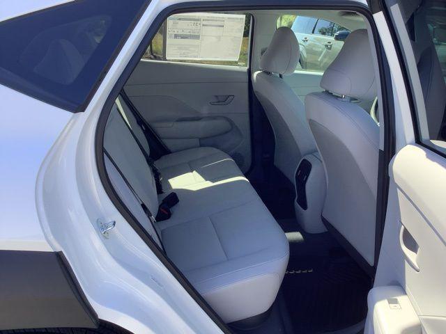 2026 Hyundai Kona SEL photo 10