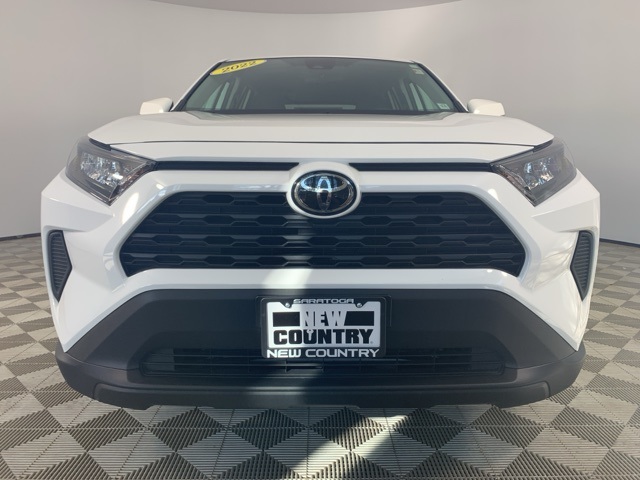 2022 Toyota RAV4 LE photo 2