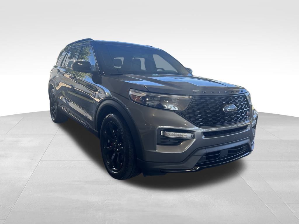 2022 Ford Explorer ST photo 2