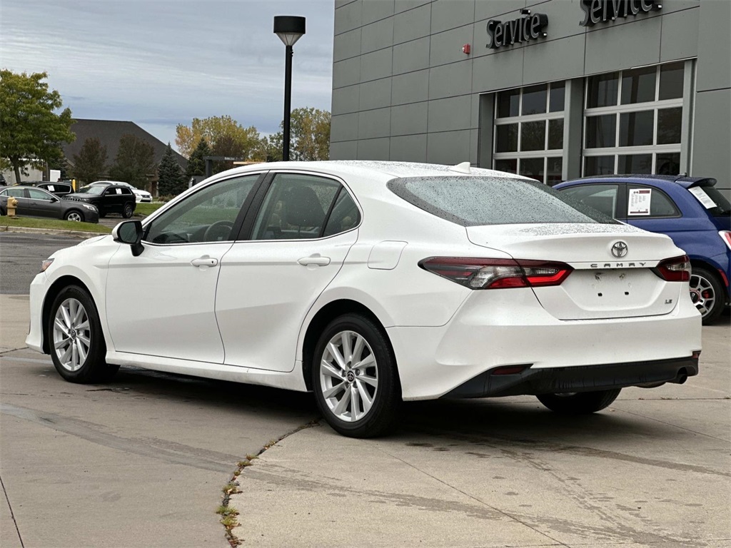 2023 Toyota Camry LE photo 4