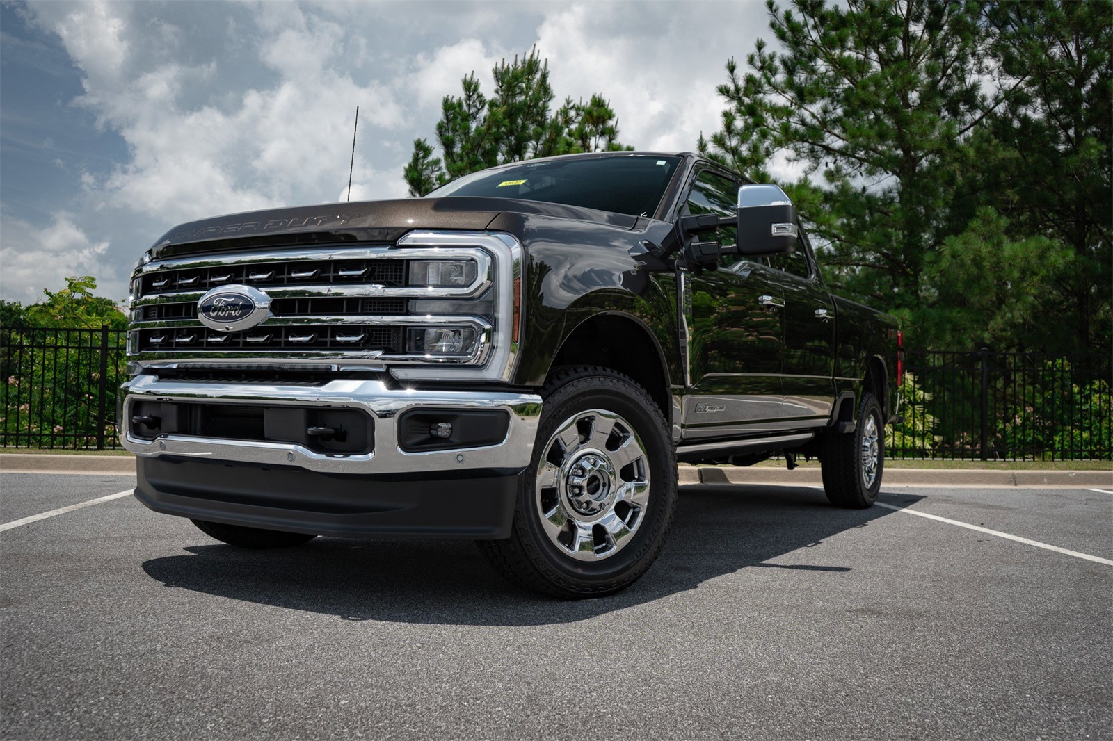 2025 Ford F-250 Lariat photo 2