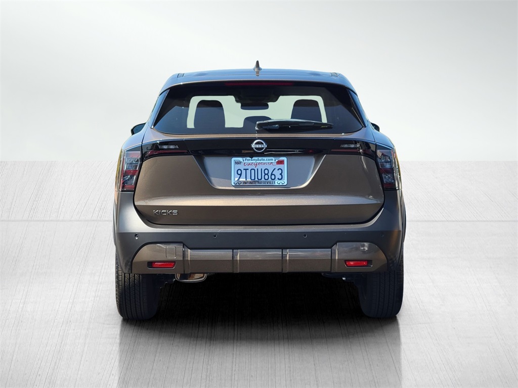 2025 Nissan Kicks SV photo 5