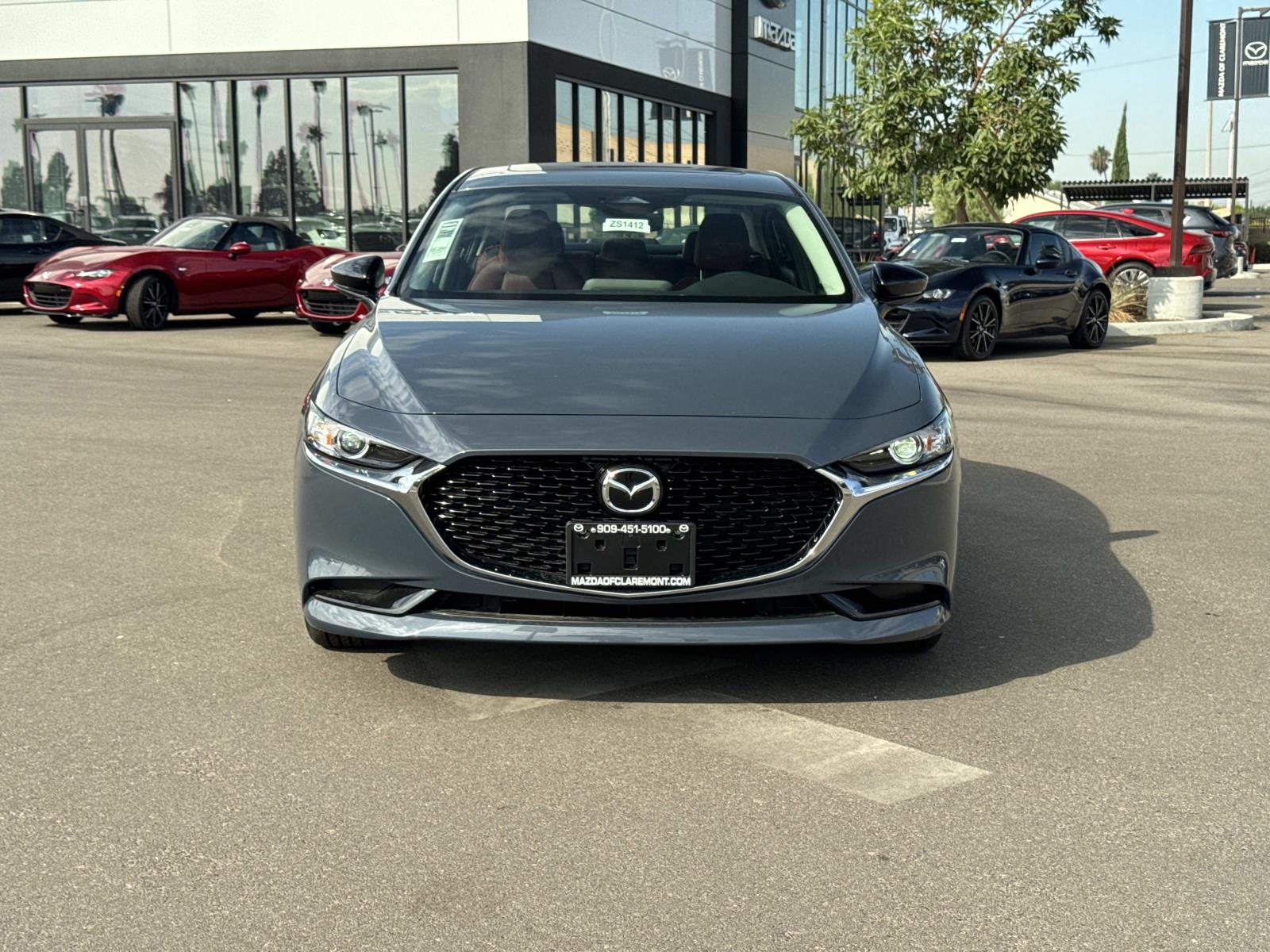 2025 Mazda Mazda3 2.5 s Carbon photo 2
