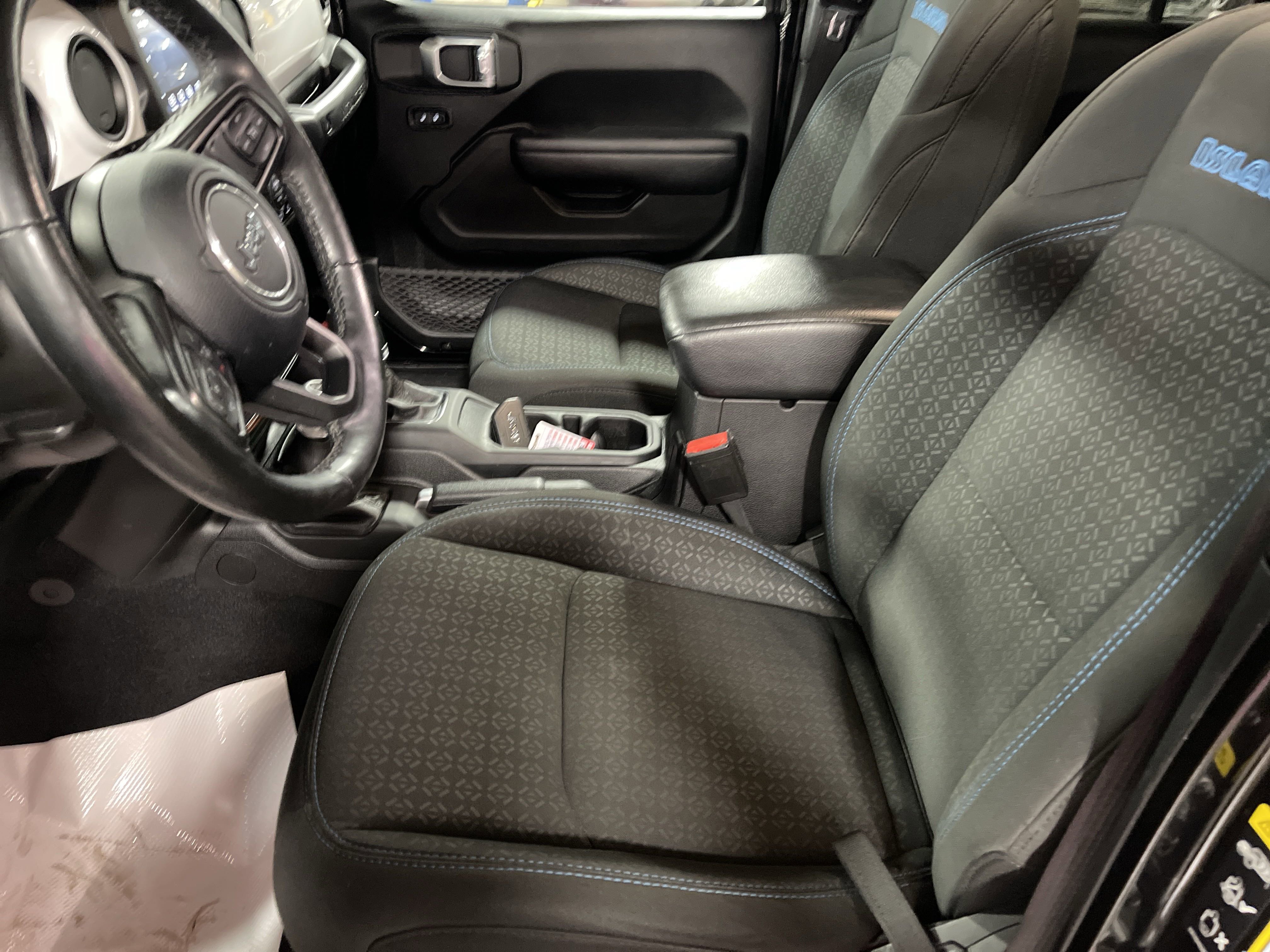 2021 Jeep Wrangler Unlimited Islander photo 2