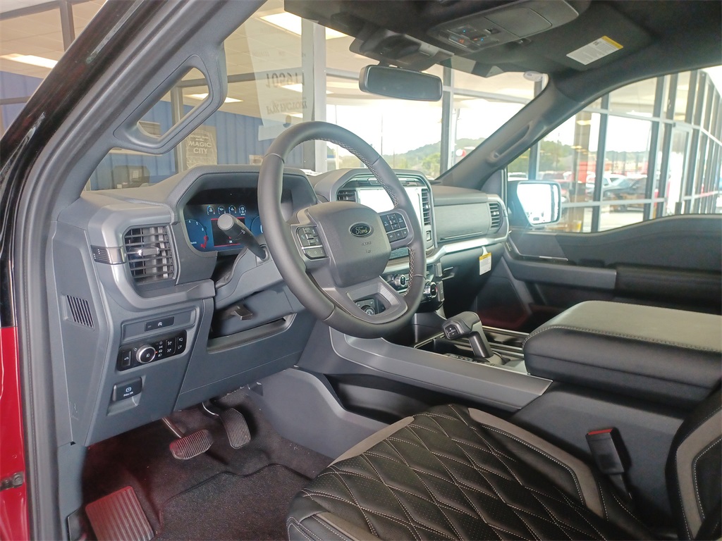 2025 Ford F-150 XLT photo 17