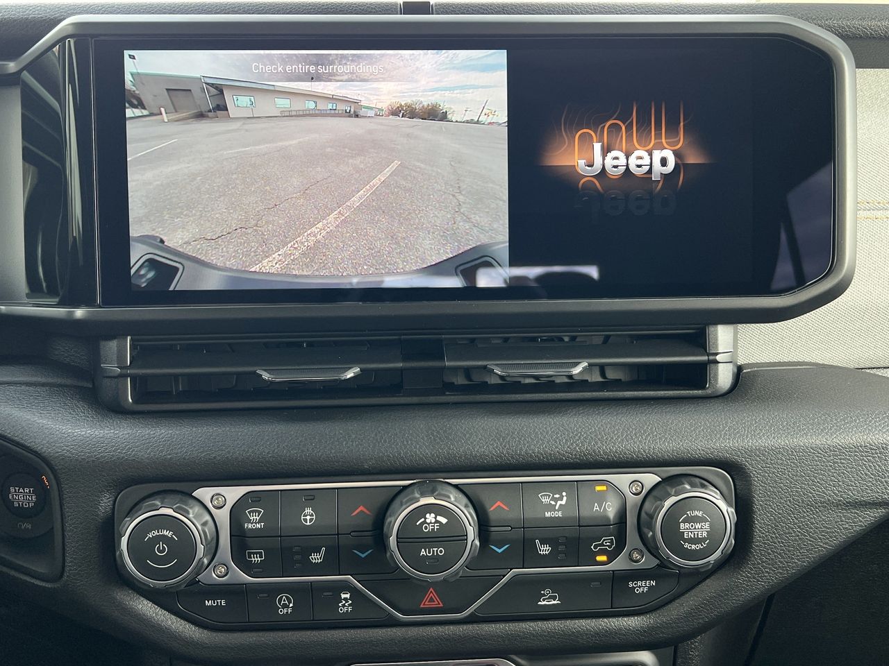 2026 Jeep Gladiator Sport S photo 3