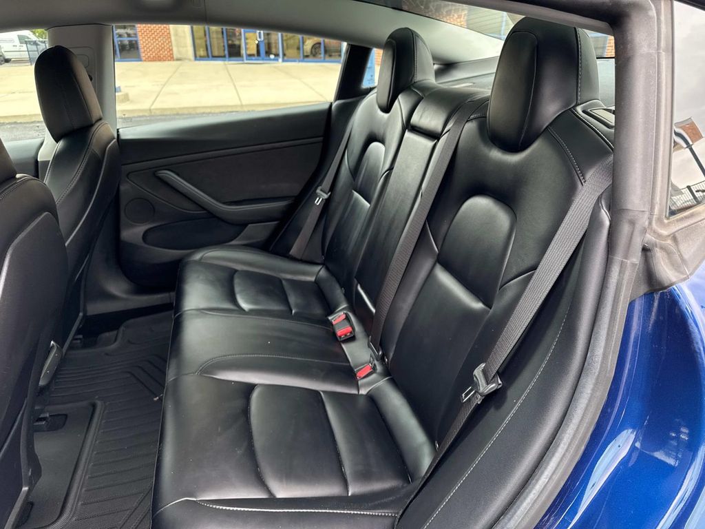 2021 Tesla Model 3 Long Range photo 10
