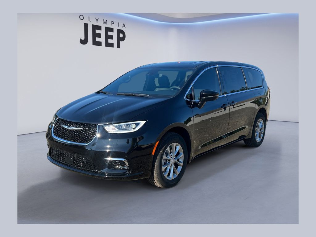 2026 Chrysler Pacifica Select's photo