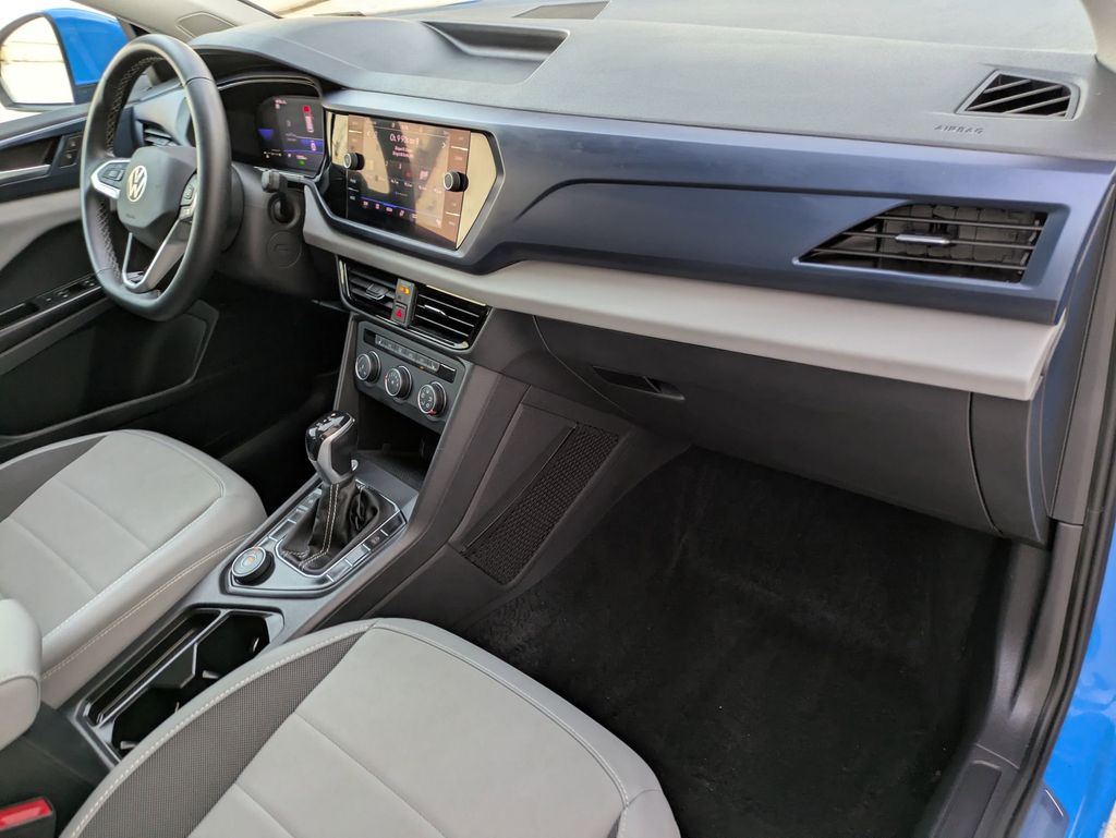 2022 Volkswagen Taos SE photo 22