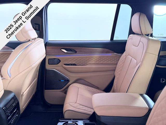 2025 Jeep Grand Cherokee L Summit Reserve photo 22