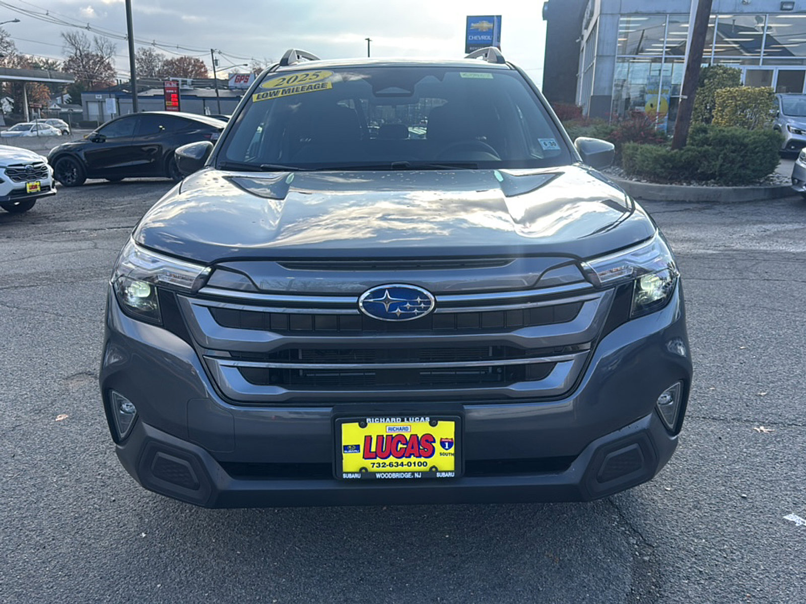 2025 Subaru Forester Premium photo 2