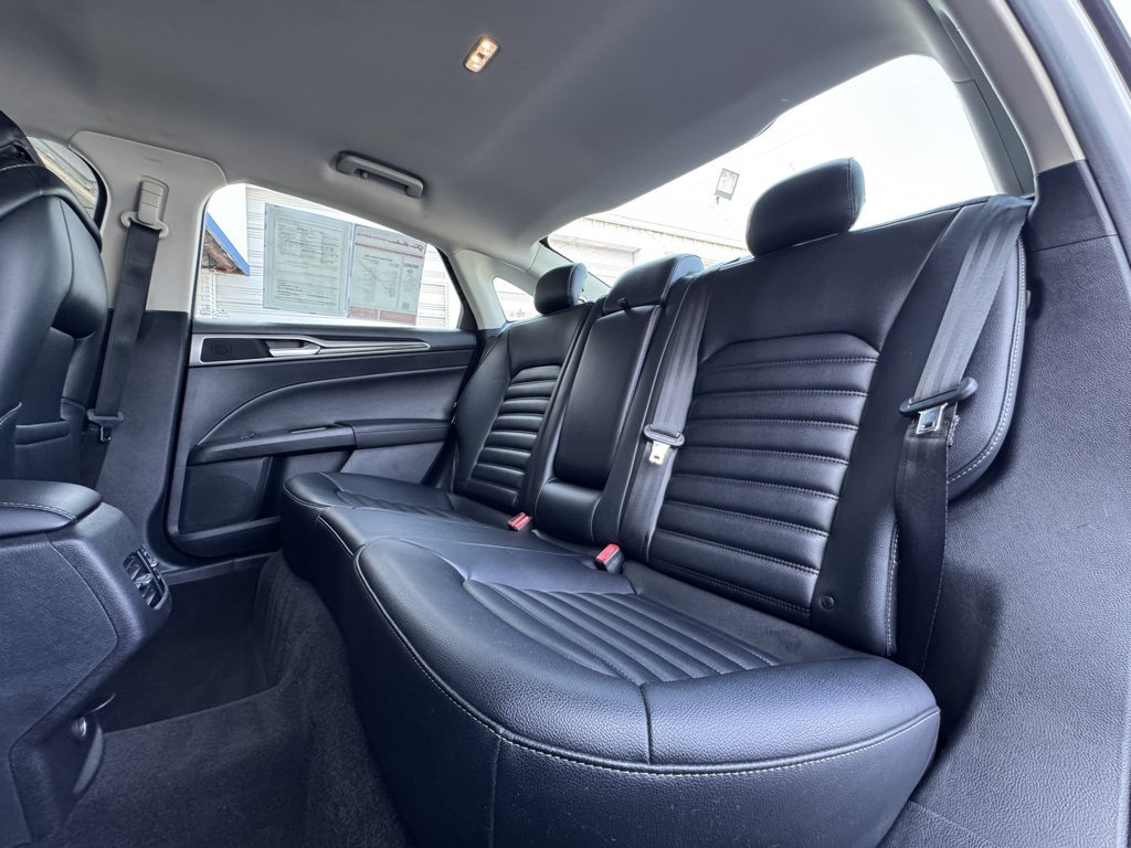 2020 Ford Fusion SEL photo 14