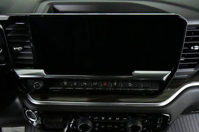 2026 Chevrolet Silverado 3500HD LT photo 3