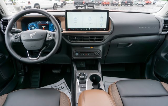 2025 Ford Bronco Sport Outer Banks photo 12