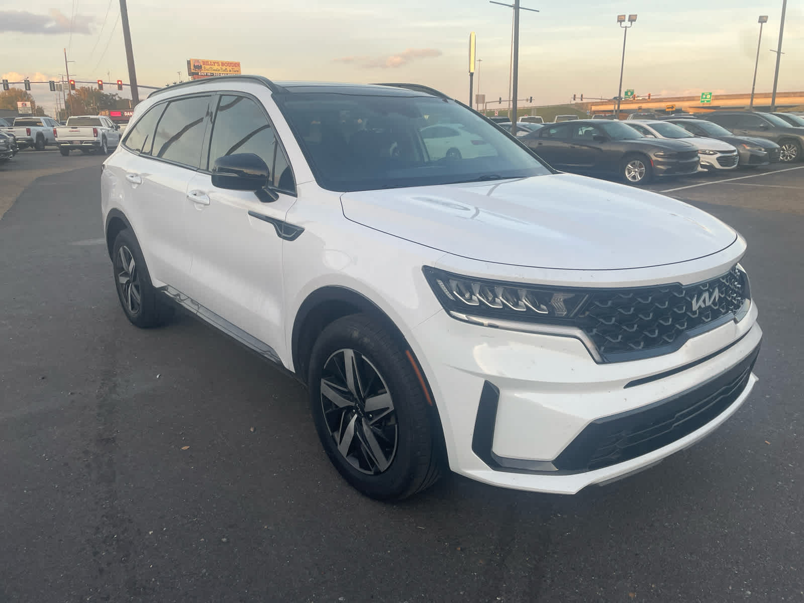 2022 Kia Sorento S's photo