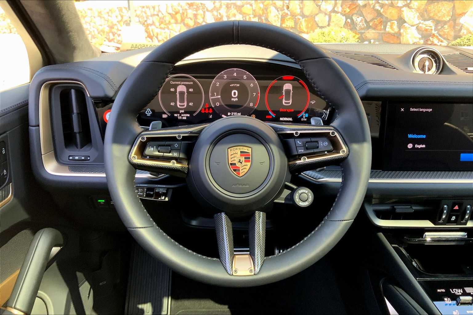 2025 Porsche Cayenne GTS Coupe photo 14