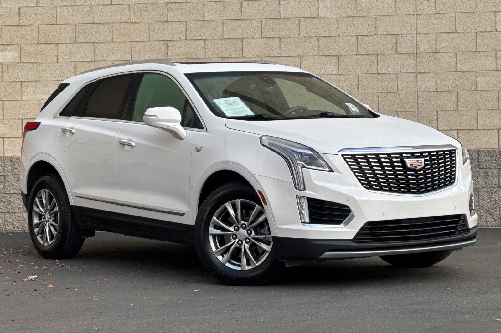 2022 Cadillac XT5 Premium Luxury photo 2