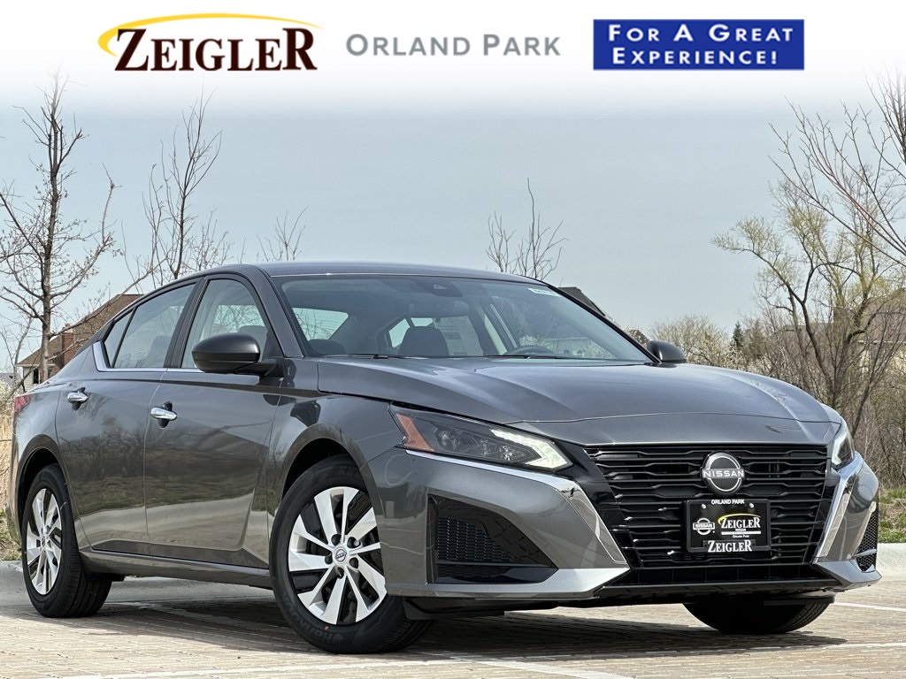 2025 Nissan Altima S's photo