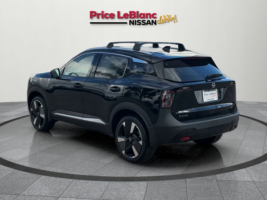 2025 Nissan Kicks SR photo 2