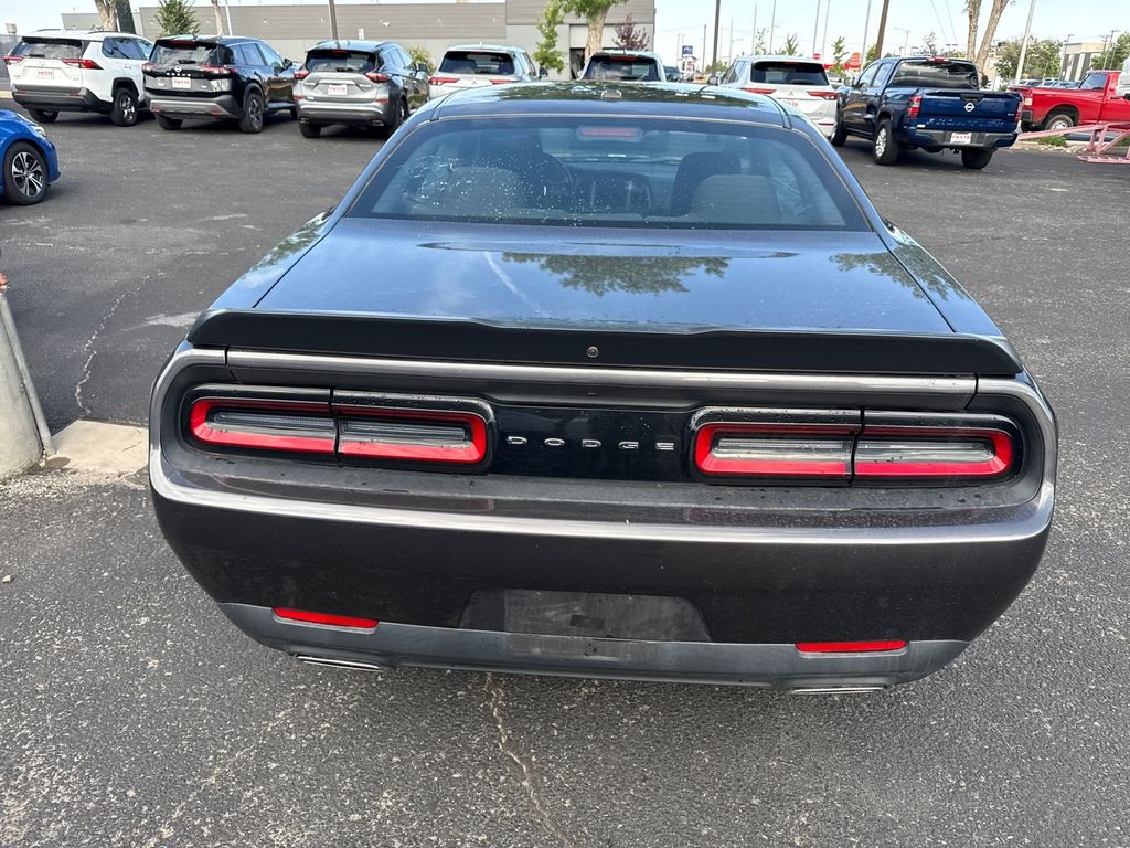 2023 Dodge Challenger SXT photo 3